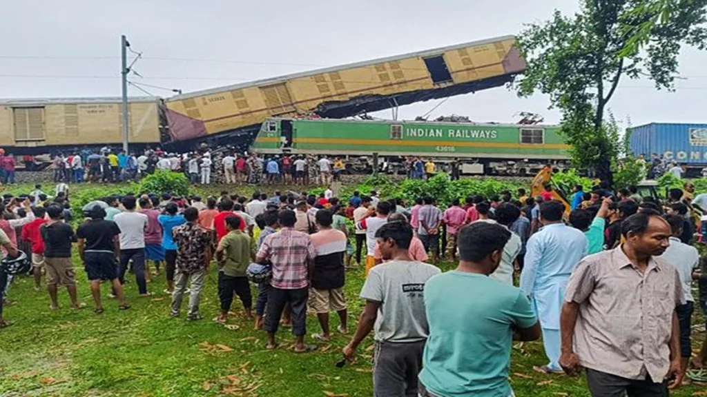 Train-Accident-in-west-bengal.