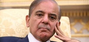 പാകിസ്താനിൽ ഇന്ധനക്കടുത്ത പ്രതിസന്ധി സ്കൂളുകൾ പൂട്ടി ശമ്പളം വെട്ടിക്കുറച്ചു